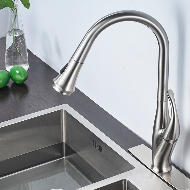 Rubinetto / rubinetto dell'acqua del lavello della cucina a scomparsa spazzolato a foro singolo in lega di zinco Aquacubic cUPC